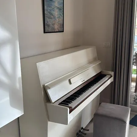 Adagio Gjiri I Lalezit * Dıraç